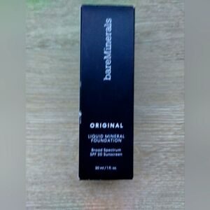 BareMinerals Original Liquid Mineral Foundation Fairy Light 03